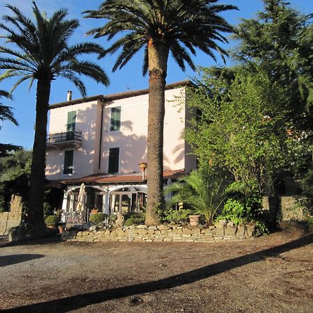 Hotel Ristorante Il Caminetto Diano Marina Exteriér fotografie