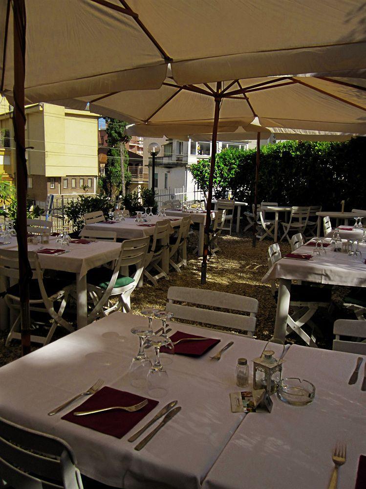 Hotel Ristorante Il Caminetto Diano Marina Exteriér fotografie